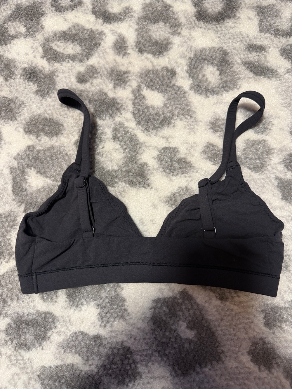 Skims Soft Wireless Triangle Bralette - Black - Picture 2 of 3